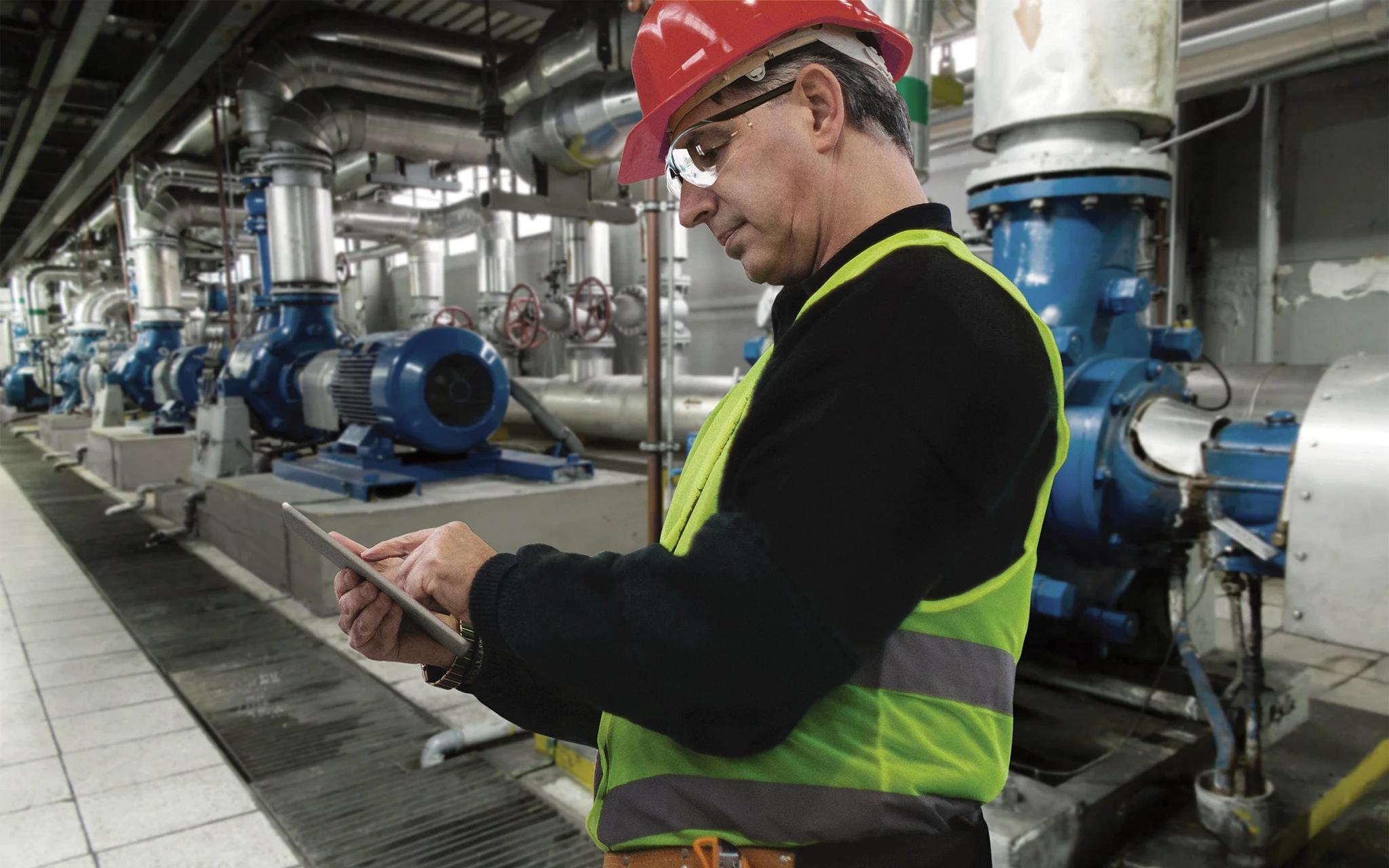 水资源可靠性经理使用RedRaven监控海水淡化厂的水泵。